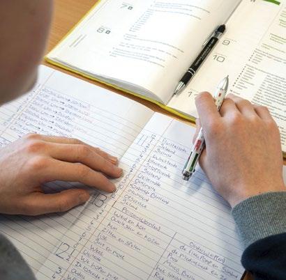 12 Commissie voor de Begeleiding Uitstroom 13 De Commissie voor de Begeleiding (CvdB) is verantwoordelijk De gestelde schoolnorm is dat minstens voor de leerlingenzorg.