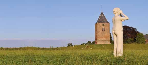 Nieuwbouw gemeentehuis bereikt hoogste punt De verbouwing en aanbouw van het gemeentehuis in Elst verloopt gestaag.