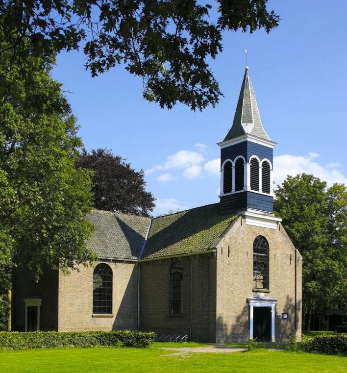 Parochie Oud-Avereest De parochie Avereest omvatte buurtschappen aan beide zijden van de Reest, zowel in Drenthe als Overijssel. Aan het begin van de 17e eeuw werd de kerk protestants.