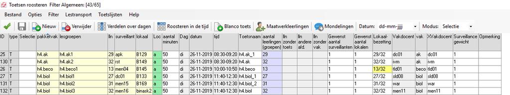 Gelijktijdige samenvoegen op vak Toetsen die verdeeld zijn over lokalen kunnen ook weer samengevoegd worden.