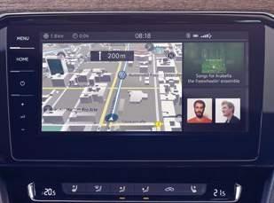 01 01 Het navigatiesysteem 'Discover Media' is indrukwekkend met zijn kleuren-touchscreen van 20,3 cm (8-inch) en intuïtieve navigatie.
