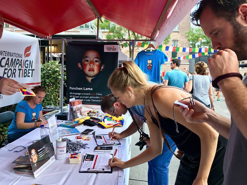 campagnes en maandelijkse informatie stands door heel Nederland. Organiseren filmvoorstellingen van Tibetaanse films met een politieke boodschap.