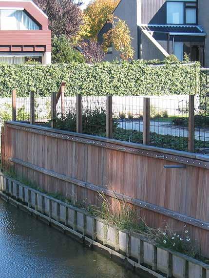 Vraag uw dealer naar de mogelijkheden voor: Tuinplanken voor decoratieve ideeën Planken en balken voor tuinkasten of banken Zware palen tot 145 x