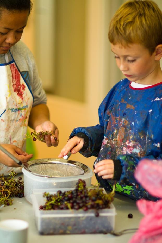 Bijvoorbeeld als een BSO met meer dan 30 kinderen op een uitstapje gaat, worden de kinderen van tevoren in vaste groepjes verdeeld en begeleid door een vaste medewerker.