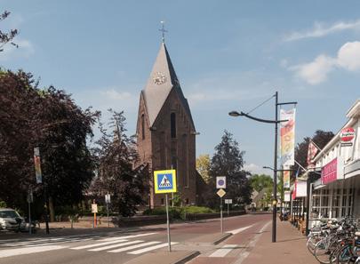 Ligging: De Ambachten 82D is gelegen in de kindvriendelijke wijk De Nieuwe Hoeven.