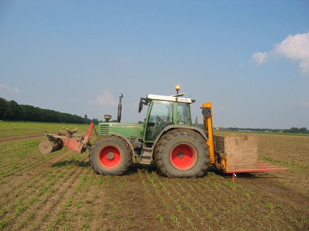 4 2. Materiaal en methode In principe zouden alle proeven worden uitgevoerd bij de oogst van spinazie met nogmaals spinazie of een groenbemester (bladrammenas) als volggewas.