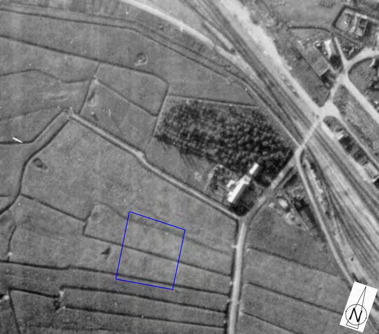 3.4 Luchtfoto s In het kader van het onderzoek is een luchtfoto geraadpleegd uit 1944 (zie Afbeelding 13). Op deze luchtfoto is de situatie te zien voordat het plangebied bebouwd werd.