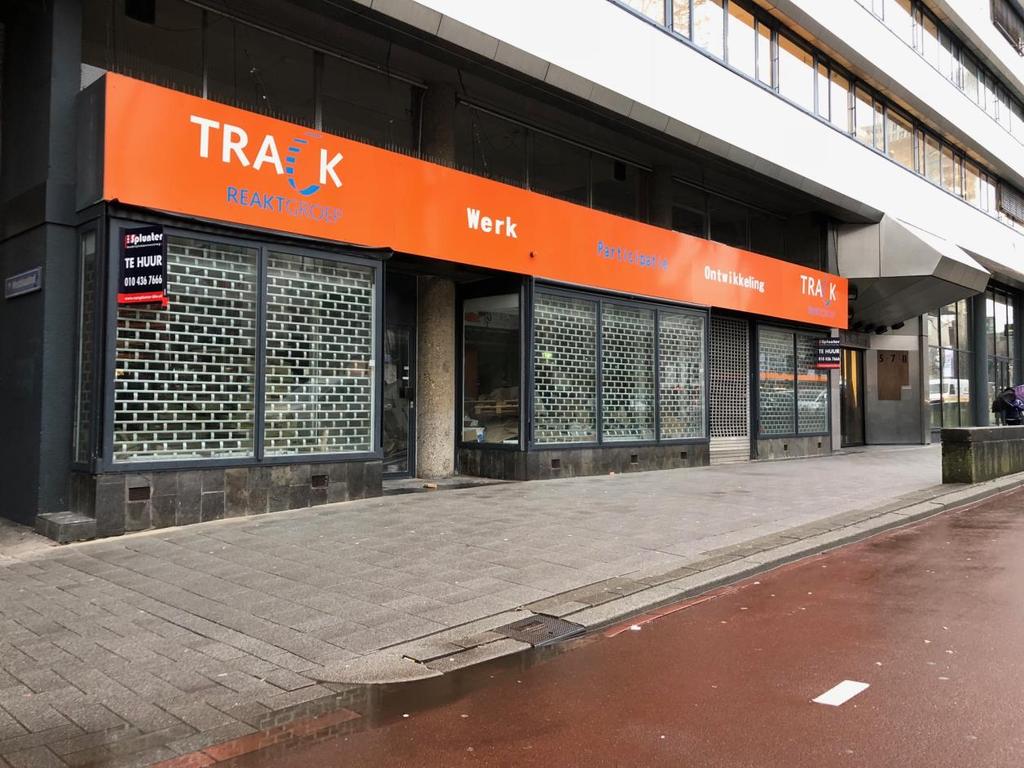 TE HUUR WINKEL-/KANTOORRUIMTE