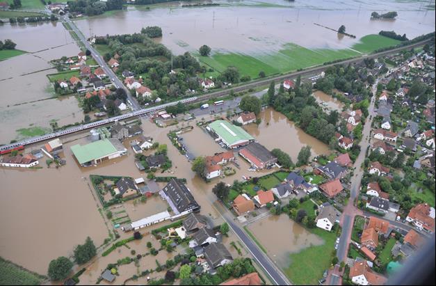economische schade bedroeg ca. 160 miljoen Duitse mark, en er braken 61 dijken door in heel Niedersachsen. Op de Noordzee-eilanden was op grote schaal sprake van duinafslag en -doorbraken.