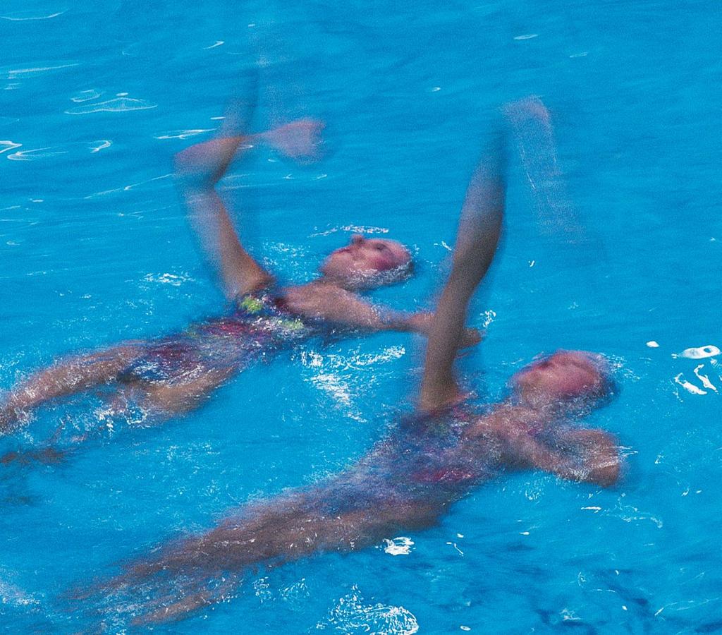 Synchro of waterballet is een teamsport en je kan er op een leuke manier nieuwe vrienden maken. Je zwemt graag en goed (blauwe of groene badmuts) en houdt van dansen en muziek?