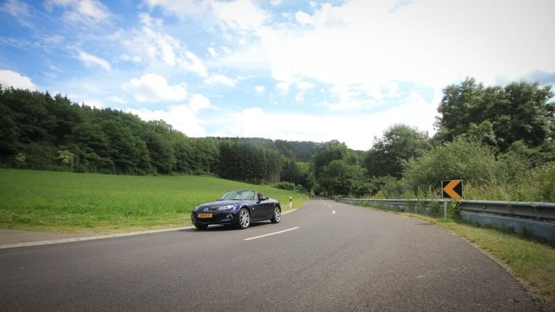 navigatie- en multimediasysteem, climate en cruise control en stoelverwarming. Wel zo prettig als je op een nazomeravond nog even lekker rustig over de boulevard wilt cruisen.