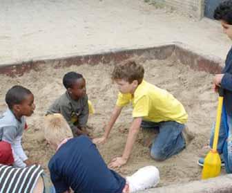 projectplannen. Over het programma van de BBS leest u ook meer in hoofdstuk 11. 2.1 Gemengde buurt De huidige kracht van Boschveld is de diversiteit aan mensen, leefstijlen en in functies.