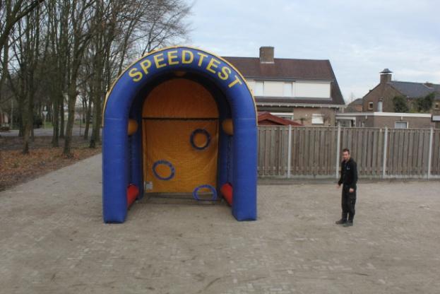 Stap 2: Verwijder de speedmeter en het standaard.