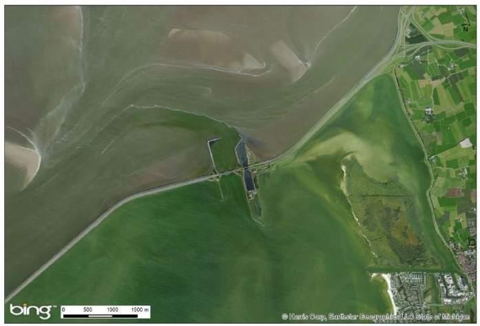 1.4 Plangebied 5 Het plangebied is het gebied waar de vismigratievoorziening fysiek zal worden aangelegd. Dit is de Afsluitdijk en het omliggend gebied bij Kornwerderzand, Fryslân.