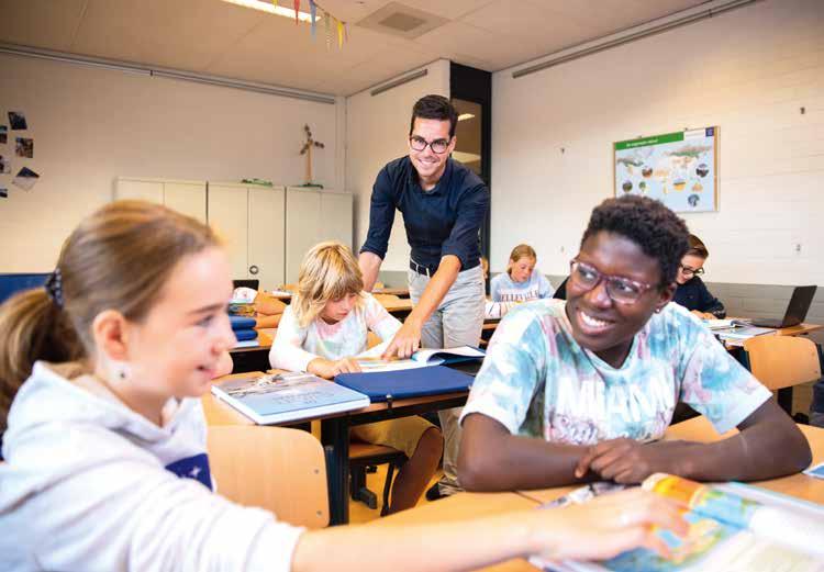 Voortgezet onderwijs op drie niveaus Na de basisschool kun je uit heel veel verschillende schooltypes voor voortgezet onderwijs kiezen.