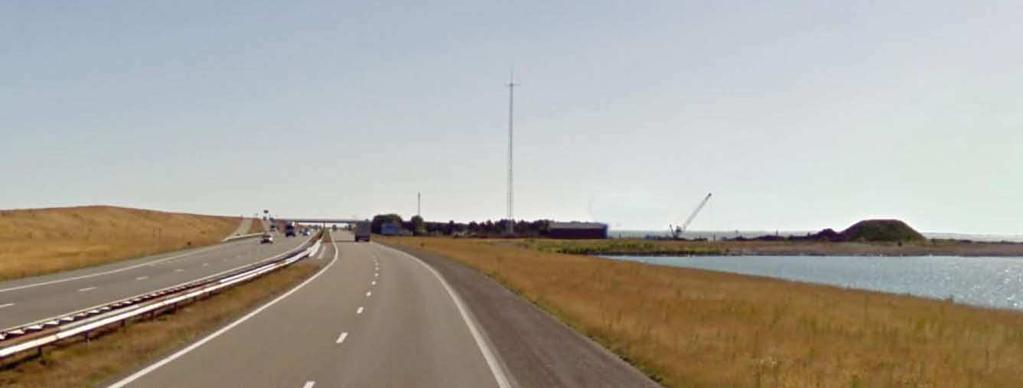 Op de plek waar de A fsluitdijk in 1932 is gesloten is op initiatief van de aannemers een monument aangelegd. Het is een uitkijktoren met een brede zwarte voet met een balkon naar het IJsselmeer.