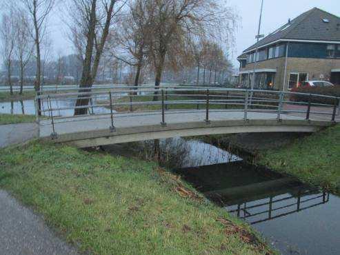 3.2.3 Betonnen brug (Br03) Binnen het areaal van de gemeente Castricum bevinden zich 6 objecten die onder dit type kunnen worden ingedeeld. De gemiddelde afmetingen (lxb) zijn 11 bij 3 meter.