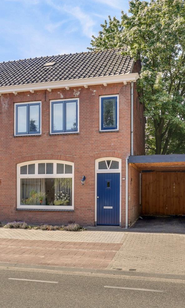 Begane grond Via de entree aan de voorzijde van de woning kom je in de hal.