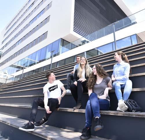 locatie waalhaven Kies je voor een opleiding bij het STC mbo college Logistiek & Vervoer, dan krijg je les op onze moderne locatie aan de Waalhaven Zuidzijde 16 in Rotterdam, de thuishaven