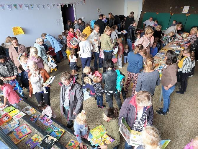 drukbezochte en zeer succesvolle boekenmarkt.