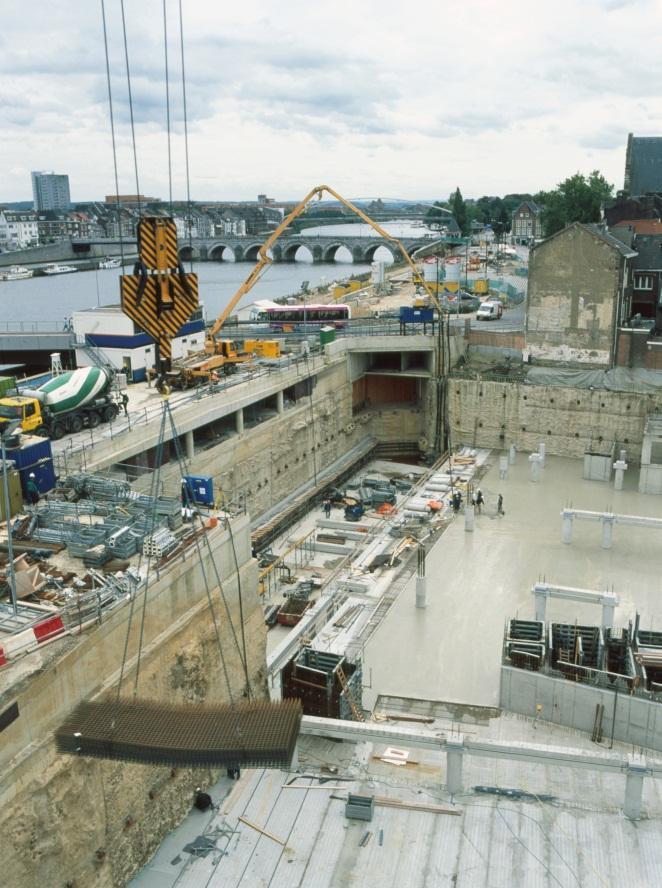 Proces Bouw Bouwen en bouwplaats - Organiseren en bewaken veiligheid tijdens de bouw. Opstarten beheerorganisatie - Opstellen veiligheidsbeheerplan.