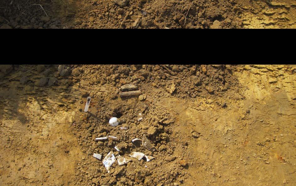 Hoofdstuk 5 De vondsten 5.1. Vondsten in sporen In slechts 4 sporen werden vondsten aangetroffen.