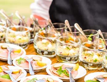 garnaalkroketjes Dim sum met wok groentjes Trio van Asian finger food Kipsaté met hoisin marinade Ravioli met garnaal met zoetzuur/koriander dip Ravioli met groentjes TAPASSCHOTEL 10p 20.