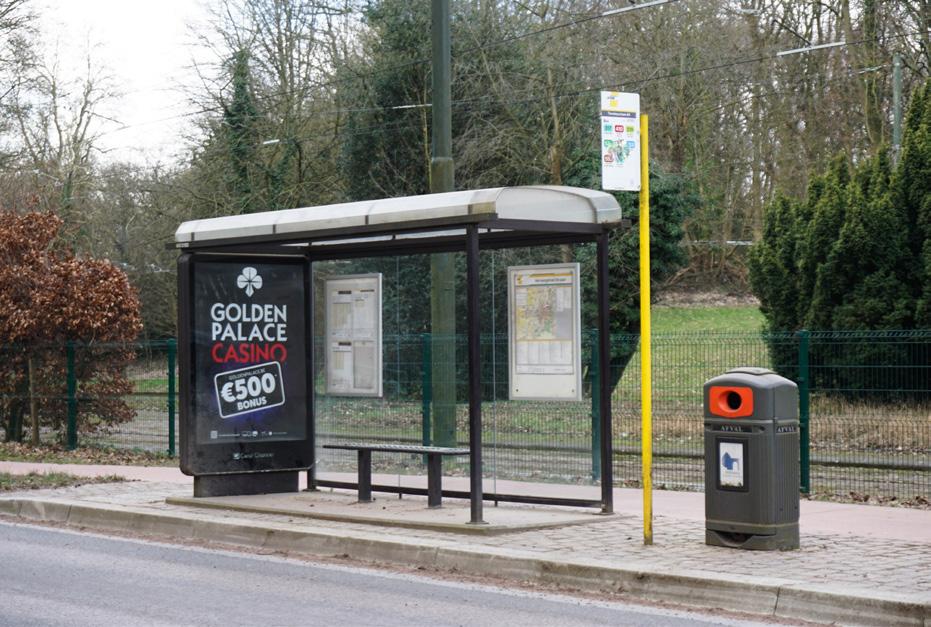 HOE GA IK NAAR AFRICAMUSEUM? IK GA MET DE BUS Ik ga met de bus naar het AfricaMuseum. Ik wandel naar de bushalte van bus. (busnummer). Ik stap op de bus.