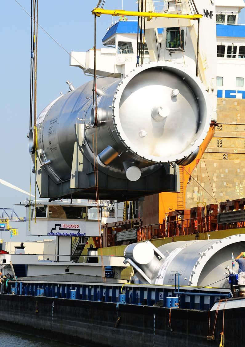 mbo-opleidingen VOOR havenoperaties van heftrucks besturen tot containers sjorren In de haven van Rotterdam wordt jaarlijks zo n 500 miljoen ton aan goederen overgeslagen via bulk-,