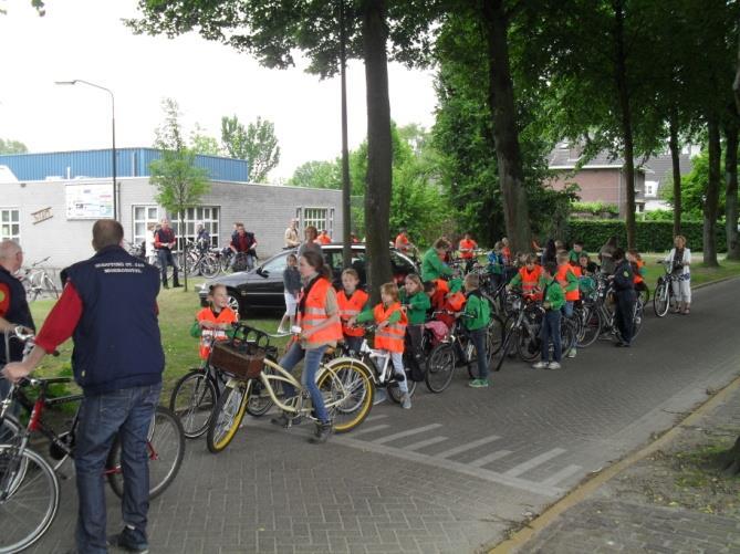 - alles dus volledig ten goede komt aan uw kinderen, neefjes, nichtjes, broers, zussen, vrienden, vriendinnen, kennissen, buurtgenoten, etc.