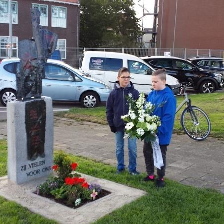 monument aan de Westerdijk. OBS De Zonnewijzer is één van de 12 adoptiescholen van de diverse oorlogsmonumenten in de gemeente Hoorn. Op 7 juli a.s. om 09.