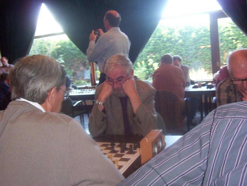 Zij werden ingedeeld in 11 poules van acht schakers die een halve competitie speelden met een bedenktijd van 20 minuten pppp. Er waren vier prijzen per groep te verdienen.