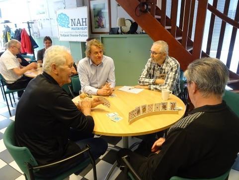 Oefenen kan trouwens 2x in de maand, in de even weken tussen 10:00 en 15:00 uur, tijdens de vrije-inloop in wijkcentrum De Hoek, Zwanenhoek 86 te Spijkenisse.