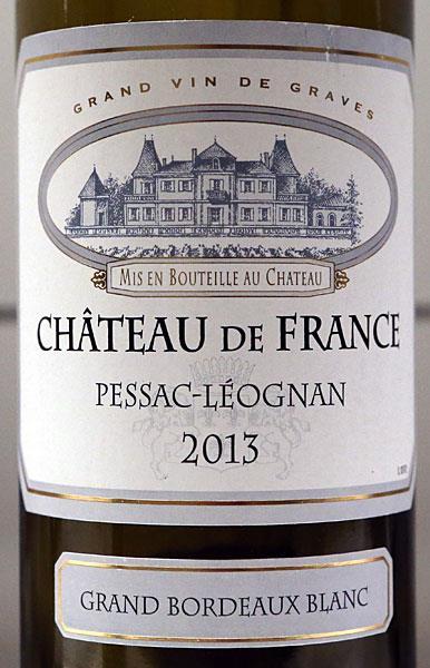 *** Château de France Blanc 2013 80% sauvignon blanc, 20% sémillon. Arme kiezelbodem waar alleen de wijnstok gedijt. Milieuvriendelijke wijnbouw. Handmatige oogst.