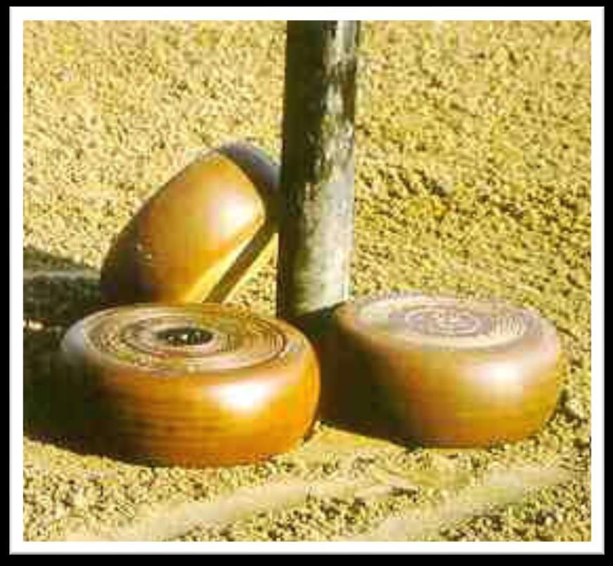 OUDE VOLKSSPORT KRULBOLLEN Achel In de zomer van 2010 is krulbollen officieel erkend als cultureel erfgoed. Het is een West-Vlaamse volkssport waar weinig mensen van gehoord hebben.