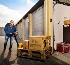 6 redenen om voor GaragePark te kiezen... 1 JOUW SPULLEN STAAN ALTIJD VEILIG 4 ALTIJD EEN TOPLOCATIE MET 24/7 TOEGANG Het veilig houden van jouw spullen is onze topprioriteit.