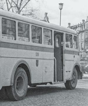 000 Einzelteilen machen die Werkstatt-Mitarbeiter die Busse fit für die Straßen Haselholz Schrauben, schweißen, schleifen und mal so richtig was anpacken das ist es doch, was Männerherzen höher