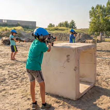 Samen spelen Bij binnenspeeltuin Spelen&Zo is het eindeloos klimmen, glijden en spelen. Het kan niet op. Samen knutselen, lekker koekjes bakken of ontdekken op het kindertechniekplein.