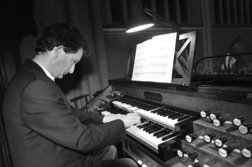 Muzikanten Stijn Hanssens orgel ( 1982) werd 'Meester/Master in de Muziek: Orgel' aan het Lemmens-instituut.