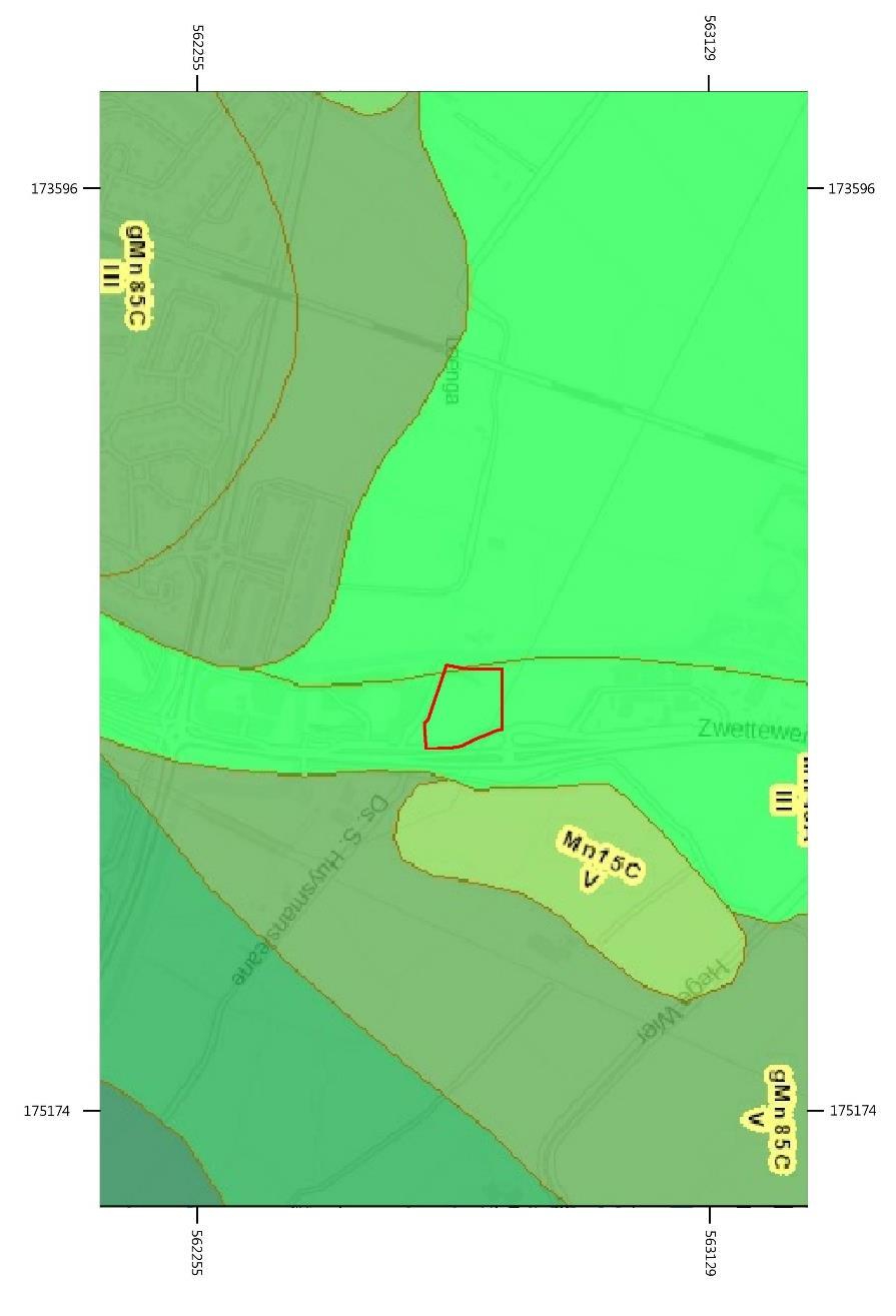 Bodemkaart Op de bodemkaart (afb.4) ligt het onderzoeksgebied in een kalkrijke poldervaaggrond met zware klei (code: Mn45A).
