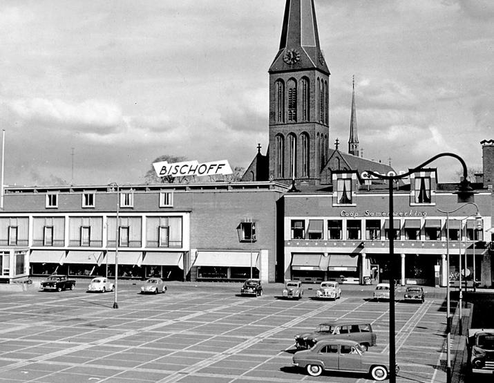 Na een aantal mislukte pogingen een nieuwe invulling te geven aan het marktplein, heeft het gemeentebestuur recent besloten om het middel van burgerparticipatie, meer specifiek co-creatie genoemd, in