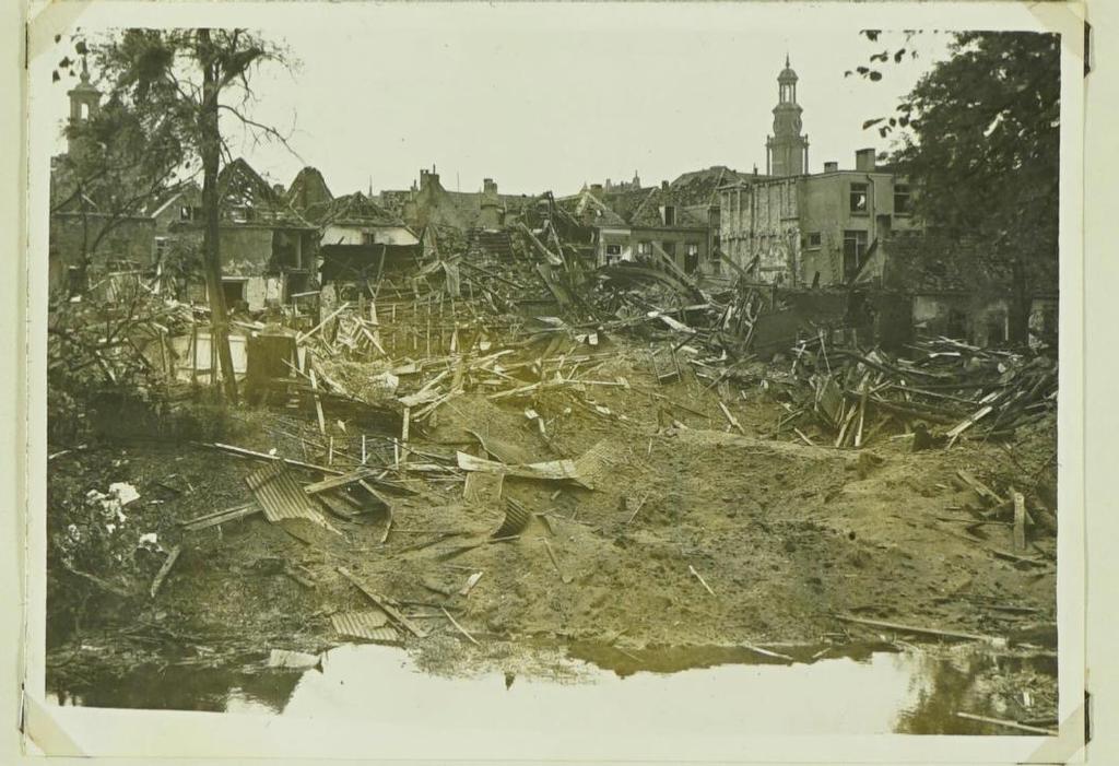 wederopbouwbureau kreeg was bijzonder: eigenlijk zou het onder een bureau voor de gehele Achterhoek vallen, maar omdat Zutphen zo beschadigd was werd een uitzondering gemaakt.