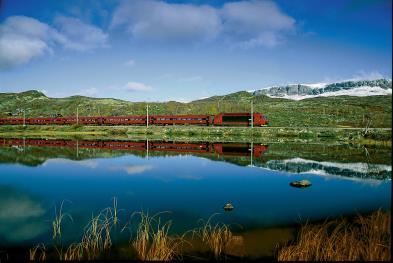 Dit panoramisch treintraject staat in vele reisgidsen als uniek besschreven en onderweg zal u kennis maken met de prachtige landschappen van het binnenland in Zuid- Noorwegen.