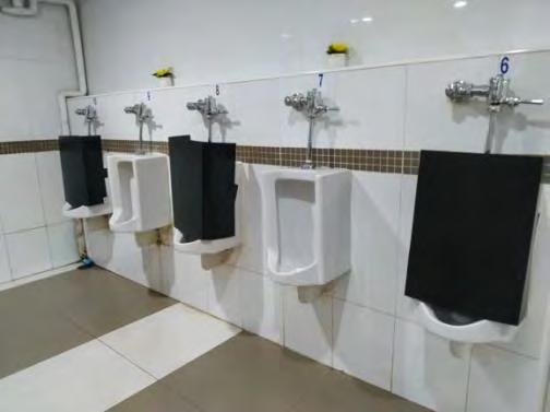 handdoekautomaten met een twee-kamersysteem voor papieren of katoenen handdoeken op rol voor eenmalig gebruik.