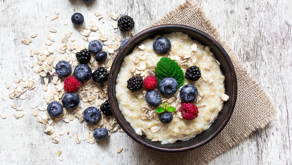 Suggesties voor ontbijt en lunch Havermout heeft een sterk ondersteunend effect op de Yin.