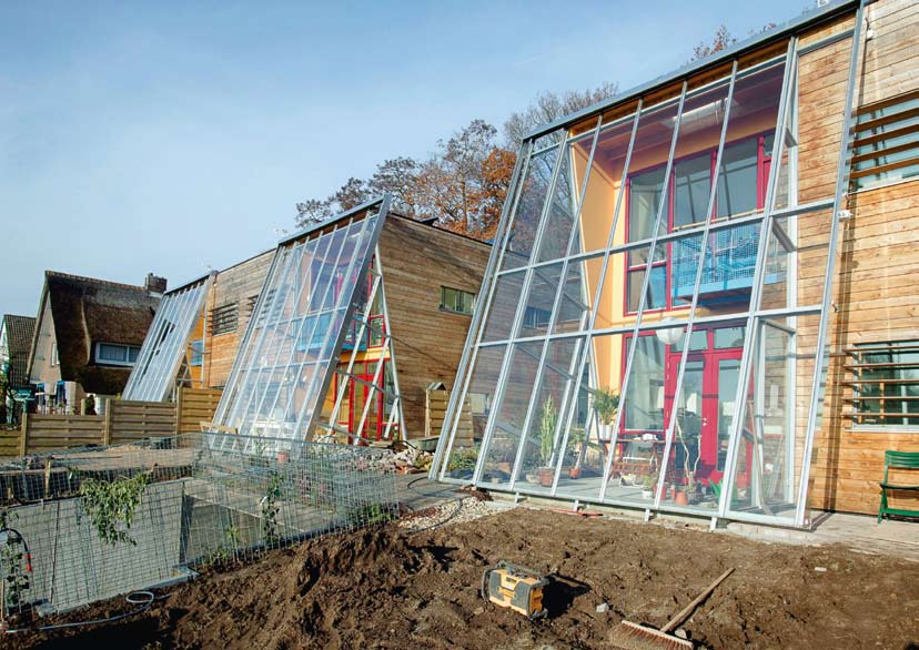 3 Isolatie en Comfort De mate waarin de buitenschil van een woning, inclusief bewegende delen en openingen, is geïsoleerd, kierdicht gemaakt en de wijze waarop zonnewarmte en - licht de woning