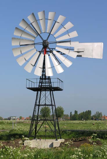 Onder: Windmotoren behoren tot de jongere