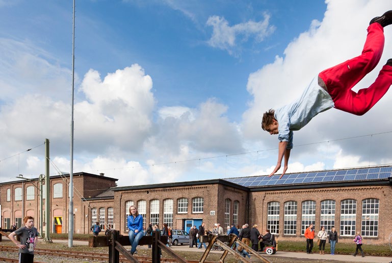 bouwkavels. Het verschil tussen inkomsten en kosten wordt verdeeld (50-50) tussen partijen. De gemeente heeft nu alle gronden in eigendom.