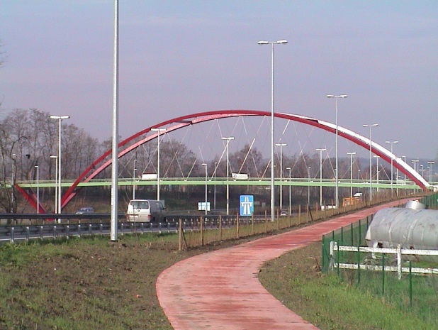 Voor een goede herkenbaarheid van het routeverloop is continuïteit in de vormgeving wenselijk. Dit kan b.v. door materiaalkeuze en kleur van de aanloopzones te laten doorlopen in de tunnel.