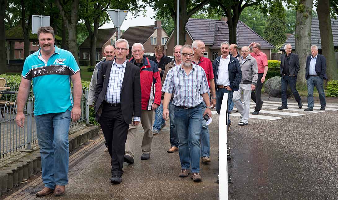 Emmen De inwoners van het dorp Nieuw-Dordrecht willen zelf hun openbaar groen onderhouden met het daarvoor beschikbare budget van de gemeente. Onder andere, want er zijn meer plannen.